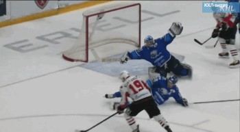 KHL : arrêt de grande classe de Jan Laco