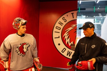 Ewan Huet auf der Lausanner Bank gegen Fribourg