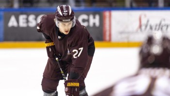 Der EHC Kloten hat Stürmer Keanu Derungs verpflichtet.