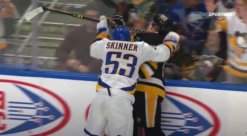 Jeff Skinner risque de prendre cher pour ce geste