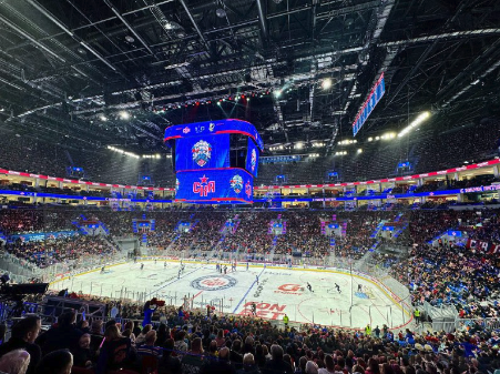 Le SKA a inauguré le plus grand stade de hockey au monde