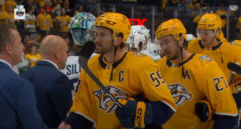 Poignées de main finale entre Canucks et Predators