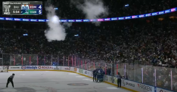 Vancouver renverse les Oilers dans un match totalement fou
