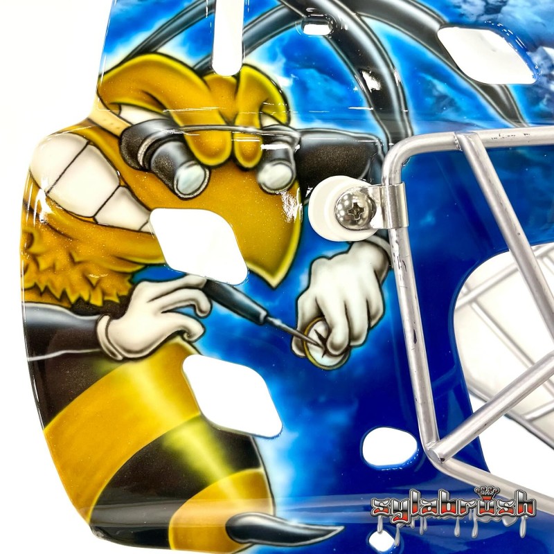 HCC : le masque très local de Viktor Östlund pour la saison prochaine