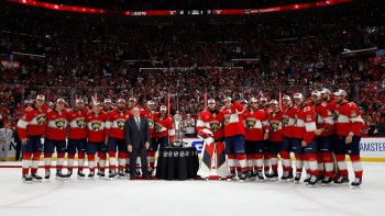 Les joueurs des Panthers n'ont pas touché au trophée Prince de Galles après leur victoire