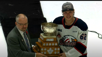 L'espoir du Canadien de Montréal Owen Beck remporte le titre de MVP de la Coupe Memorial 2024