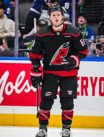 Jake Guentzel ne sera pas de retour en Caroline