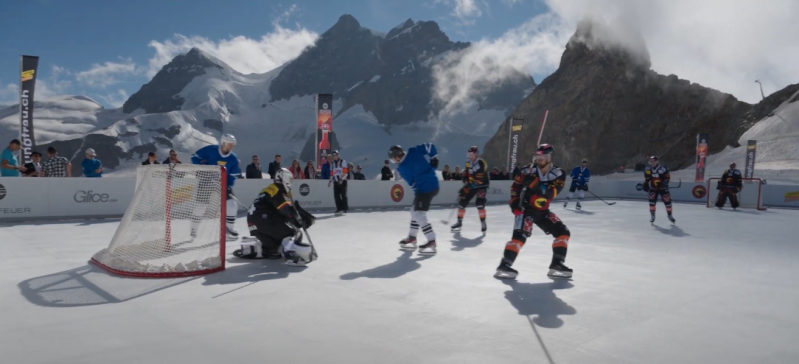 Nico Hischier und Jonas Siegenthaler blicken auf ihr Match-Erlebnis auf der Jungfrau zurück