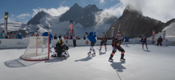 Nico Hischier und Jonas Siegenthaler blicken auf ihr Match-Erlebnis auf der Jungfrau zurück