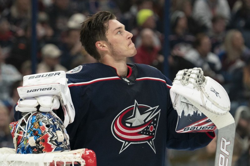 Elvis Merzlikins ehrt Johnny Gaudreau auf seiner neuen Maske