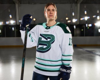 Entdecken Sie die neuen Trikots der Professional Women's Hockey League