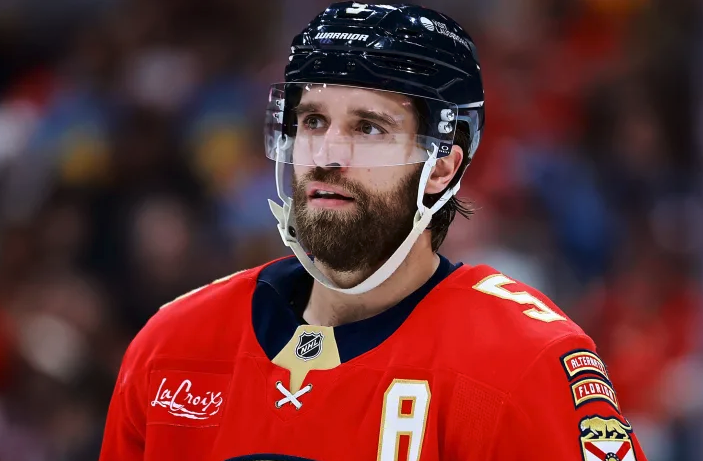 Aaron Ekblad des Panthers suspendu pour 20 matchs