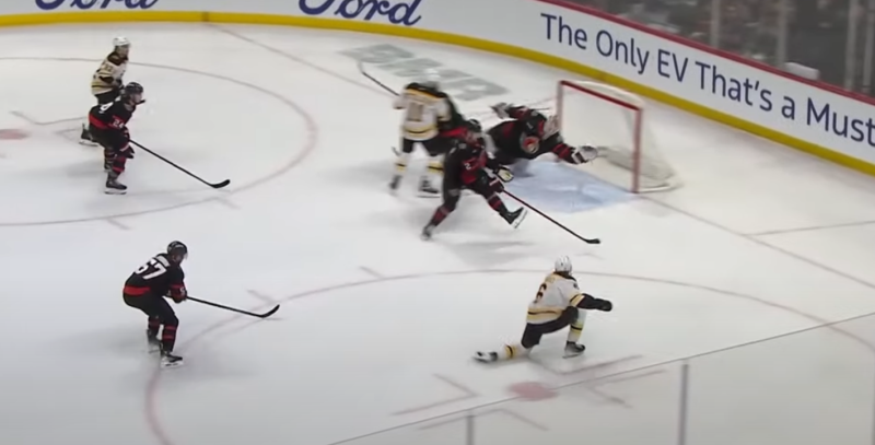 Linus Ullmark signe le plus bel arrêt de ce début d'année