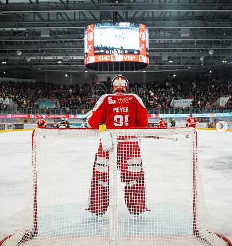 Viège s'offre trois pucks de titre