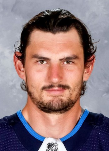 Connor Hellebuyck absent plusieurs semaines après une opération du genou