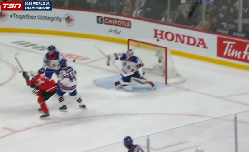 Des nouvelles rassurantes pour Cole Hutson, sorti sur civière face à la Suisse