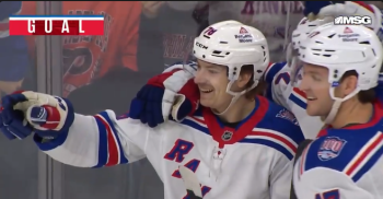 Brennan Othmann marque son premier but en NHL