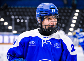 Alina Marti reste fidèle à Zoug