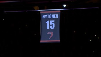 Les images du retrait du maillot de Juha-Pekka Hytönen